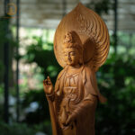 Tượng Quan Thế Âm Bồ Tát bằng gỗ mít